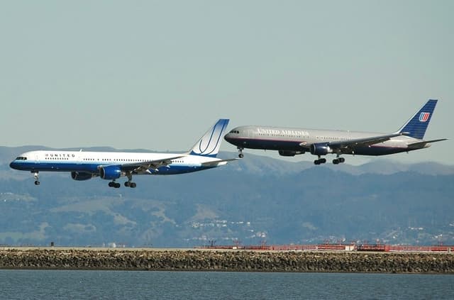 Boeing 757/767 и ETOPS: «стеклянная кабина» и новая дальнемагистральная логика
