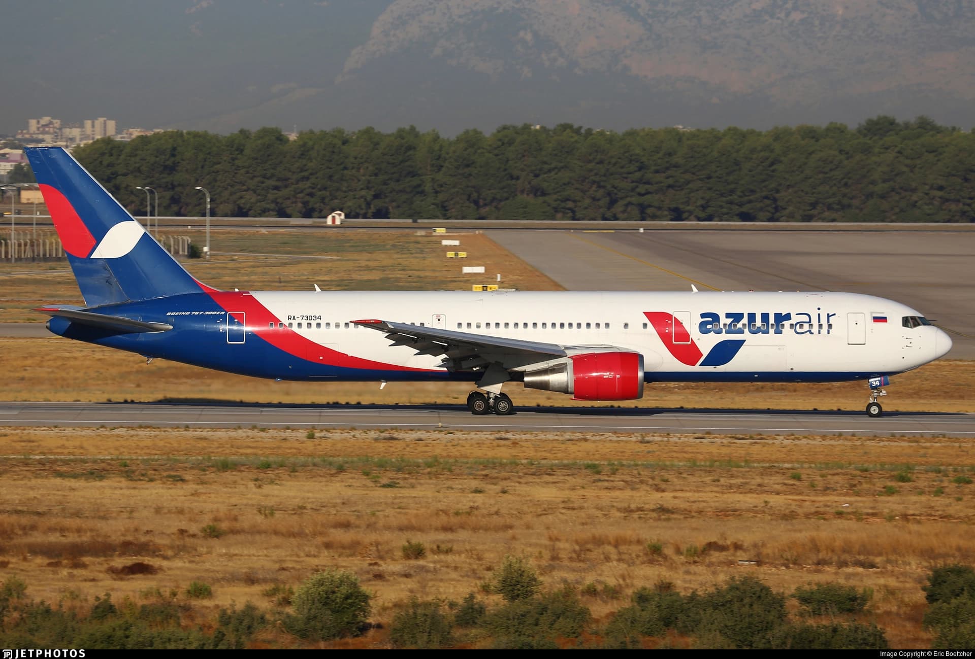 Схема салона Boeing 767-300: лучшие места у Azur Air