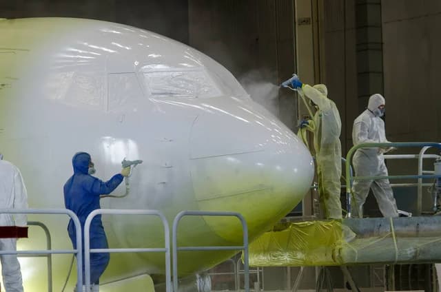 Сколько стоит покрасить самолёт: от Boeing 737 до Airbus A380