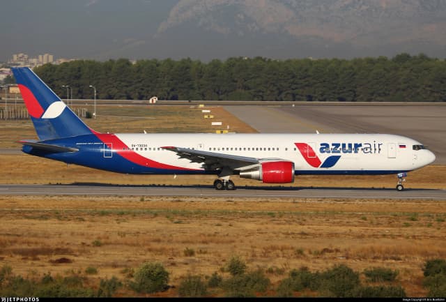 Схема салона Boeing 767-300: лучшие места у Azur Air
